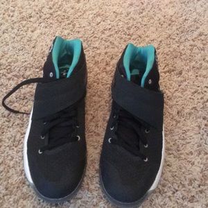Kyrie Nike shoes worn 5 times